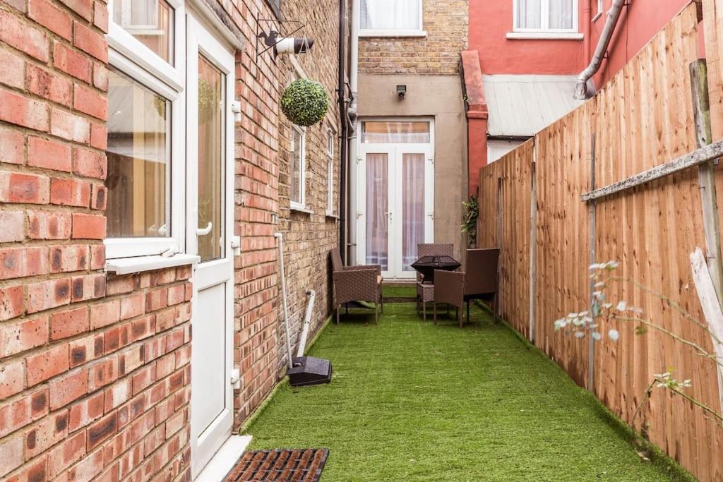4 Bedroom House, 2 Min Walk From Station Londra Dış mekan fotoğraf